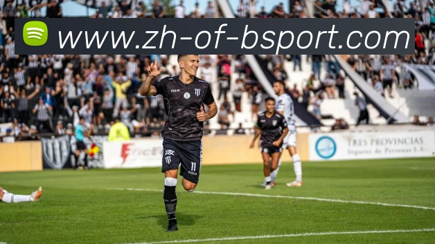 足球办公桌设计元素是否结合球队文化为工作空间赋予赛事氛围